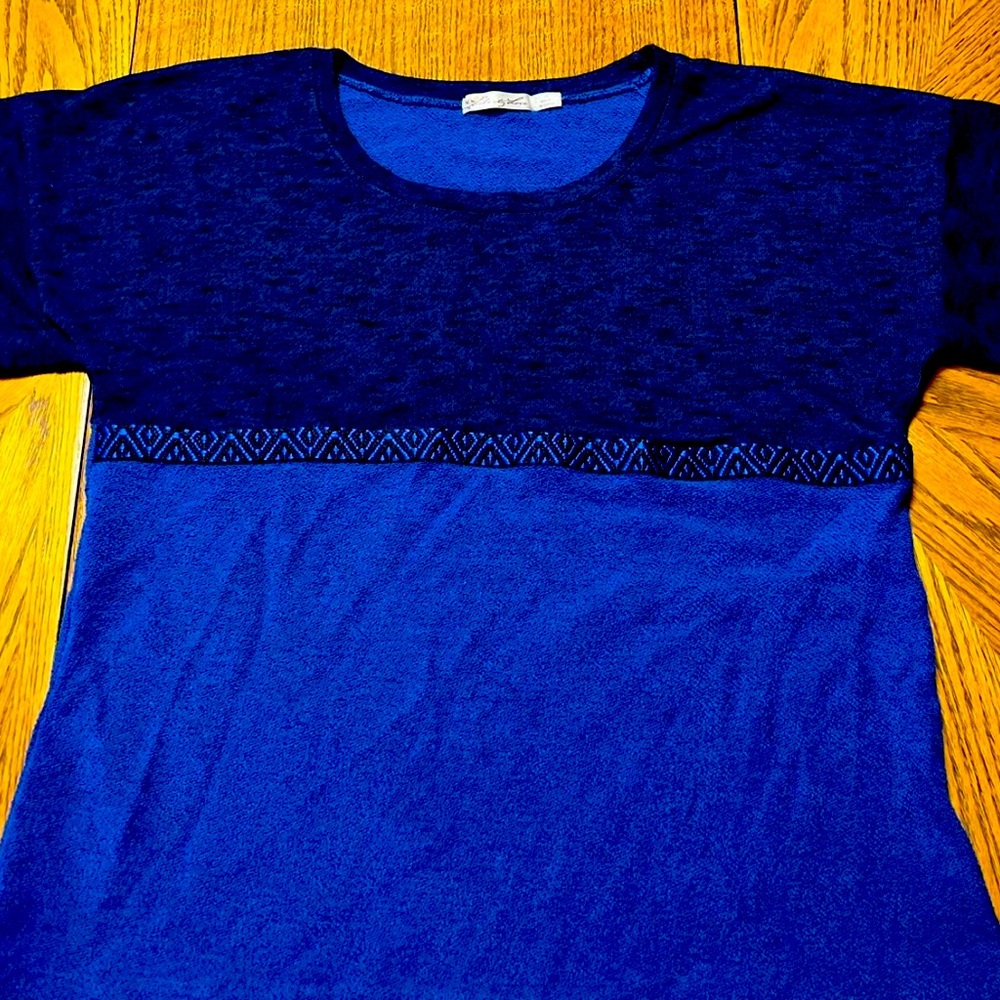 Women’s  ~ Top  ~ 1X  ~ Liberty Love ~  Blue ~ Short Sleeves